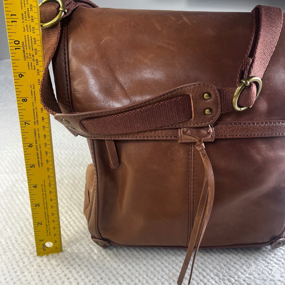 The Sak Brown Leather Backpack Convertible Messenger Bag Brass Hardware Tassel - Picture 6 of 10